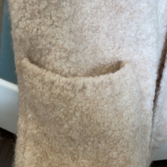 Aritzia Cardigan - Picture 4 of 5